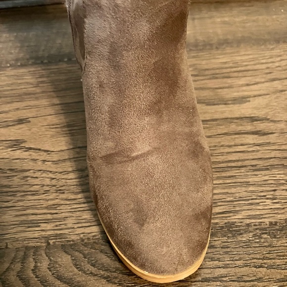Women’s taupe suede dress boots - Picture 3 of 4